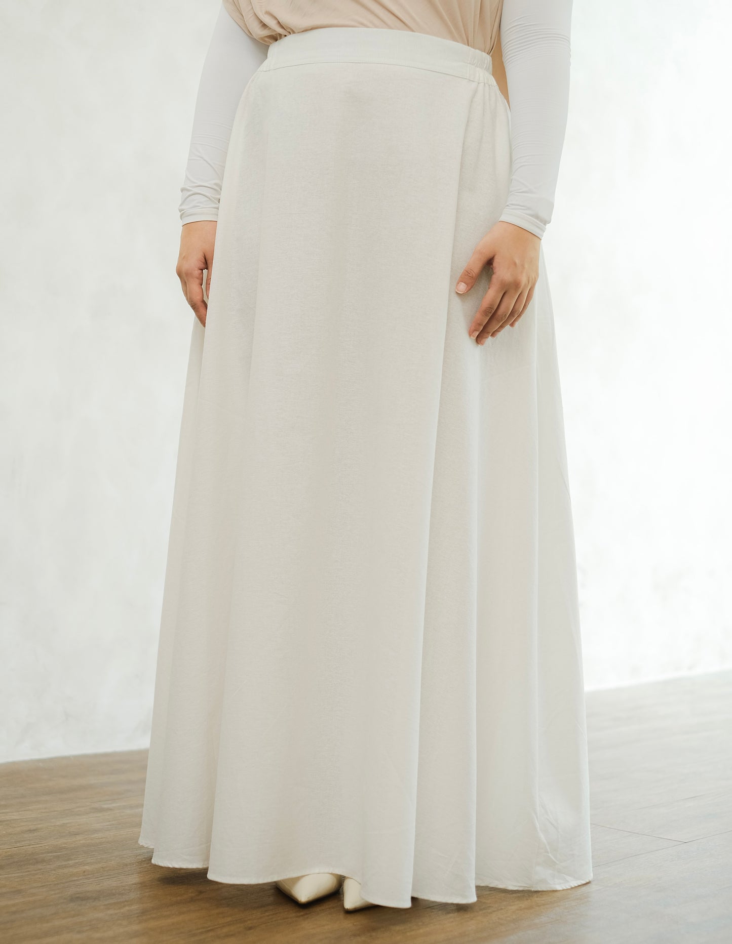 Berly Skirt in White Linen by Tufine