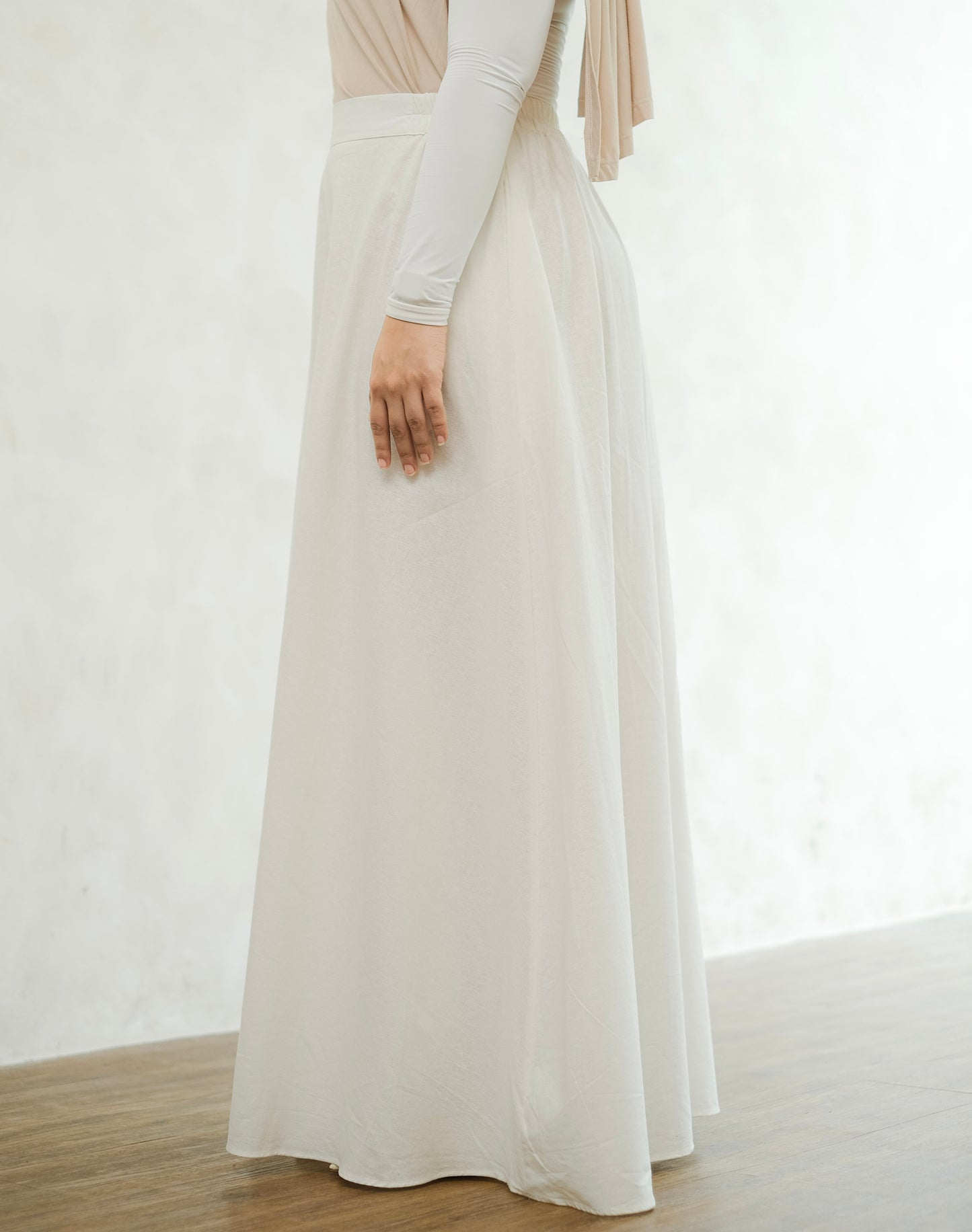 Berly Skirt in White Linen by Tufine
